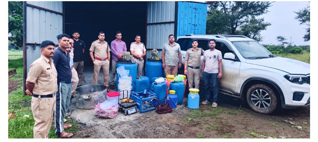 मंदसौर के मानपुरा में अवैध MD ड्रग्स फैक्ट्री का भंडाफोड़, भारी मात्रा में रसायन जब्त