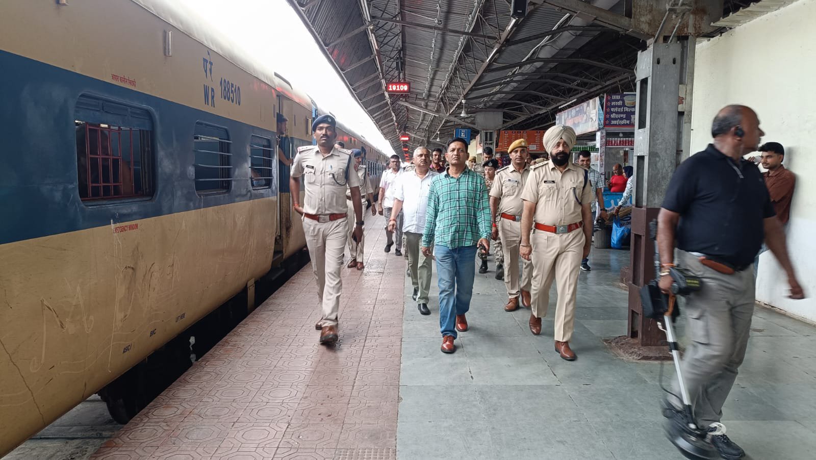 स्वतंत्रता दिवस से पूर्व कोटा रेलवे स्टेशन पर चलाया गया सघन सुरक्षा जांच अभियान