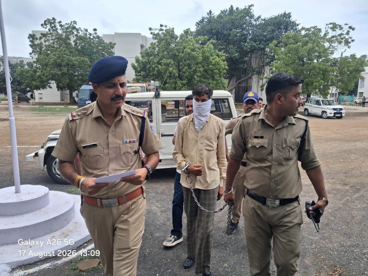  51 लाख की अफीम के साथ तस्कर गिरफ्तार
