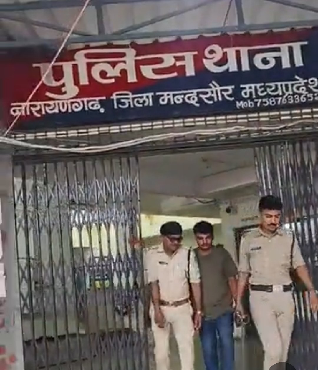 मंदसौर में कार से 100 किलो डोडाचूरा जब्त, बिना नंबर की स्विफ्ट में छिपाकर ले जा रहा था आरोपी